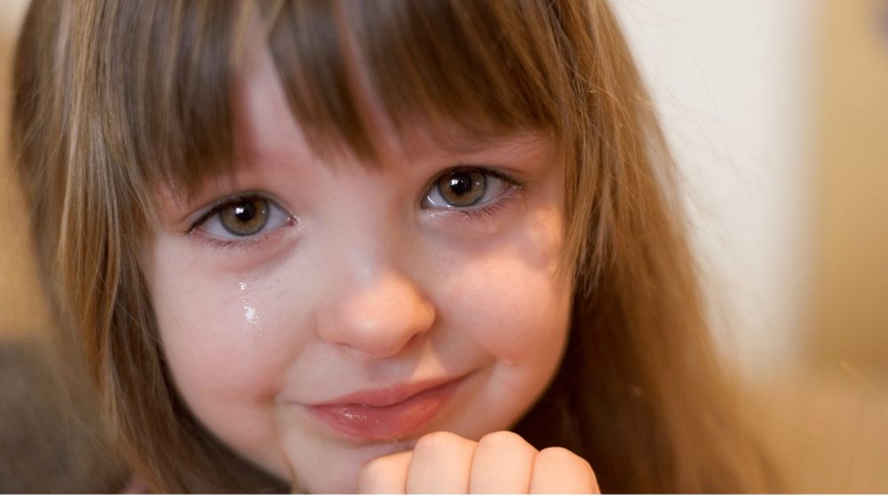 Petite fille qui pleure